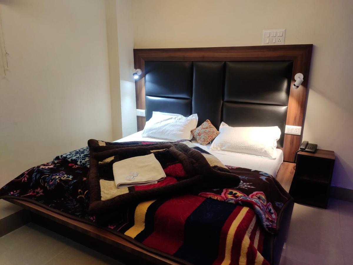 Hotel Balaji Далхаузи Экстерьер фото