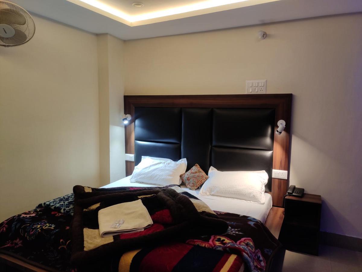 Hotel Balaji Далхаузи Экстерьер фото